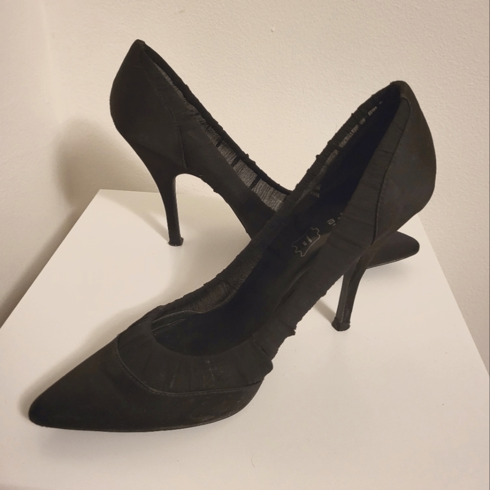 High black pumps
